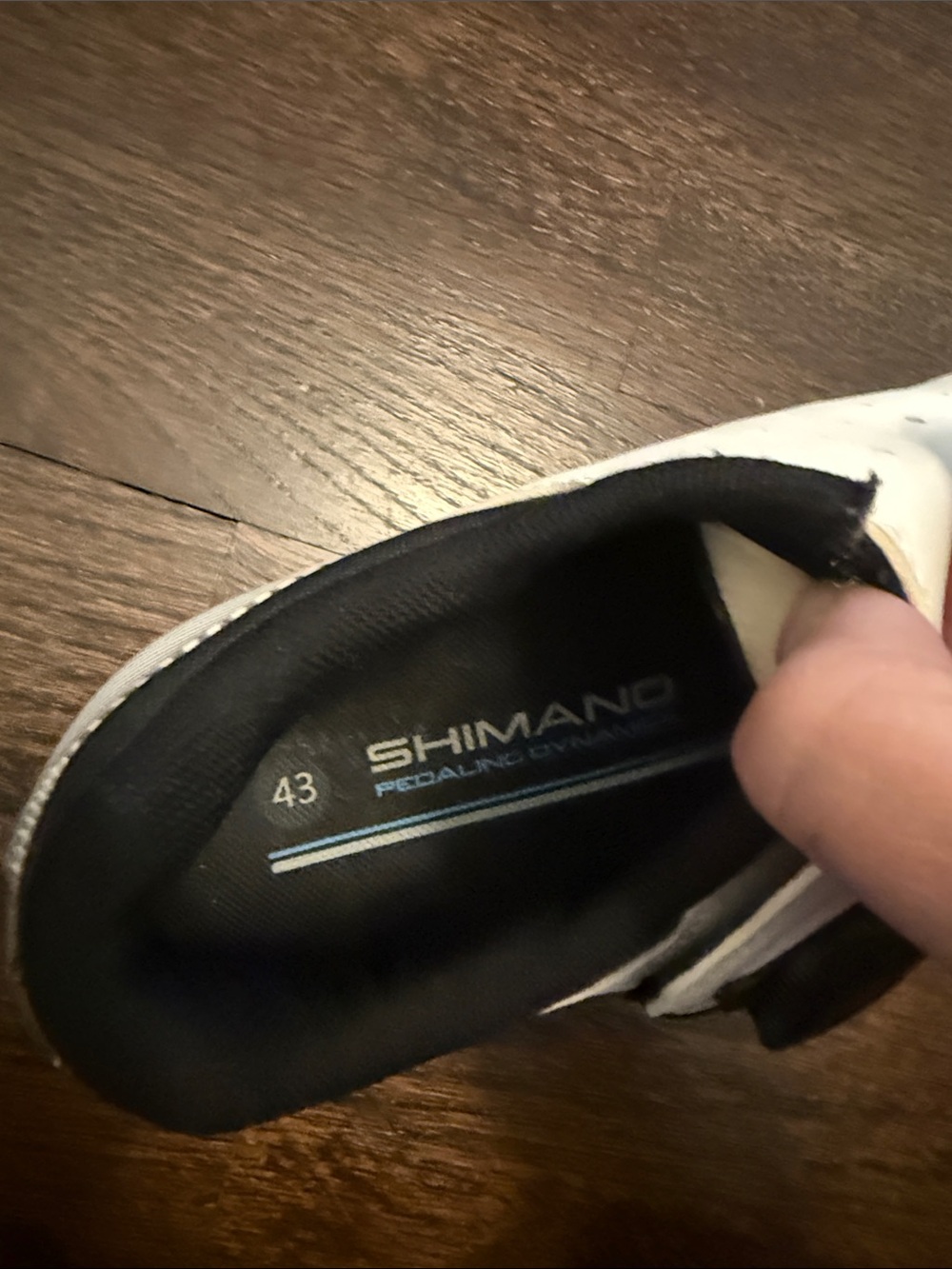 Shimano White Road Cycling Shoes with BOA Dial - Picture 3 of 4